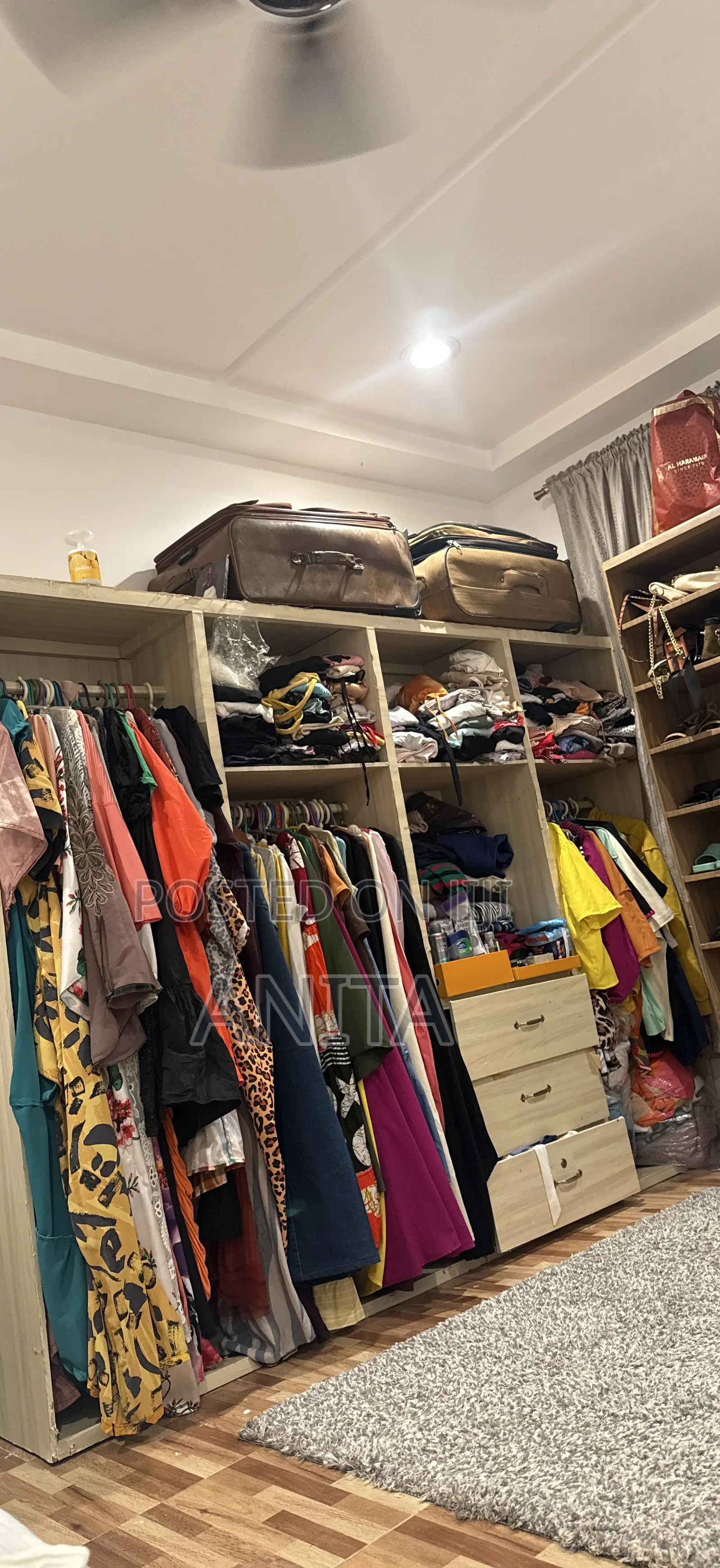 A 4 Part Spacious Wardrobe