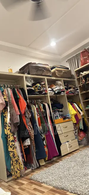A 4 Part Spacious Wardrobe