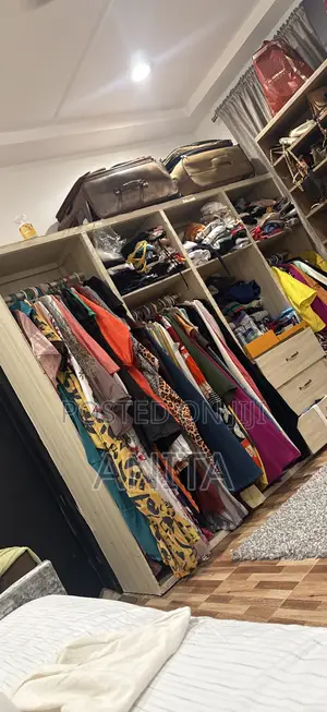 A 4 Part Spacious Wardrobe