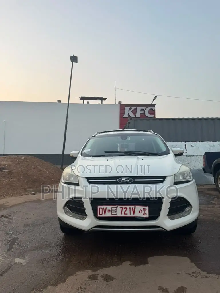Ford Escape Titanium 4dr SUV AWD (1.6L 4cyl Turbo 6A) 2015 White