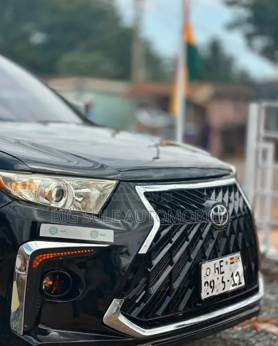 Toyota Highlander SE 2011 Black