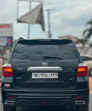 Toyota Highlander SE 2011 Black