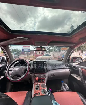 Toyota Highlander SE 2011 Black