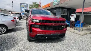 Chevrolet Silverado 2022 Red