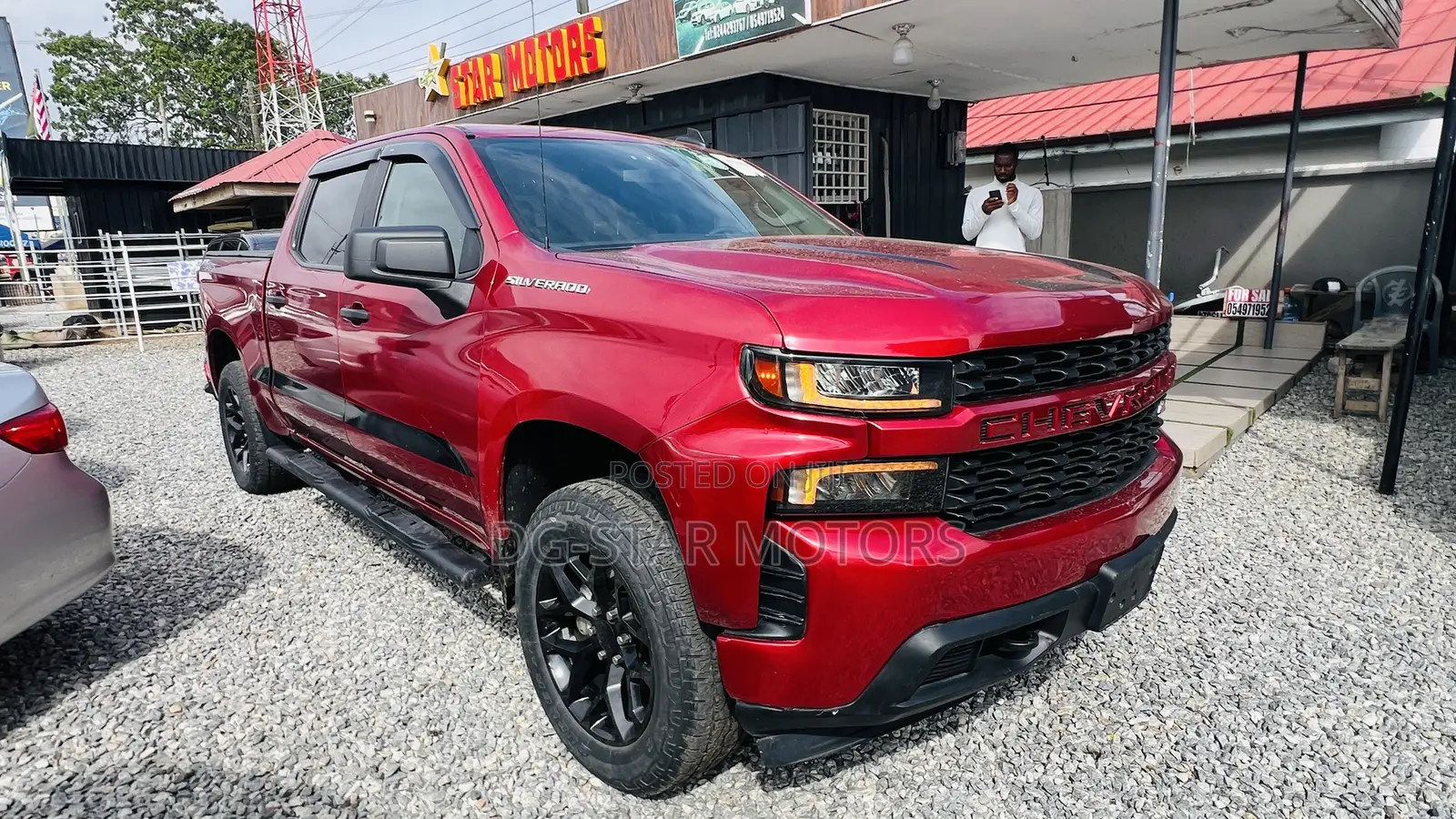 Chevrolet Silverado 2022 Red