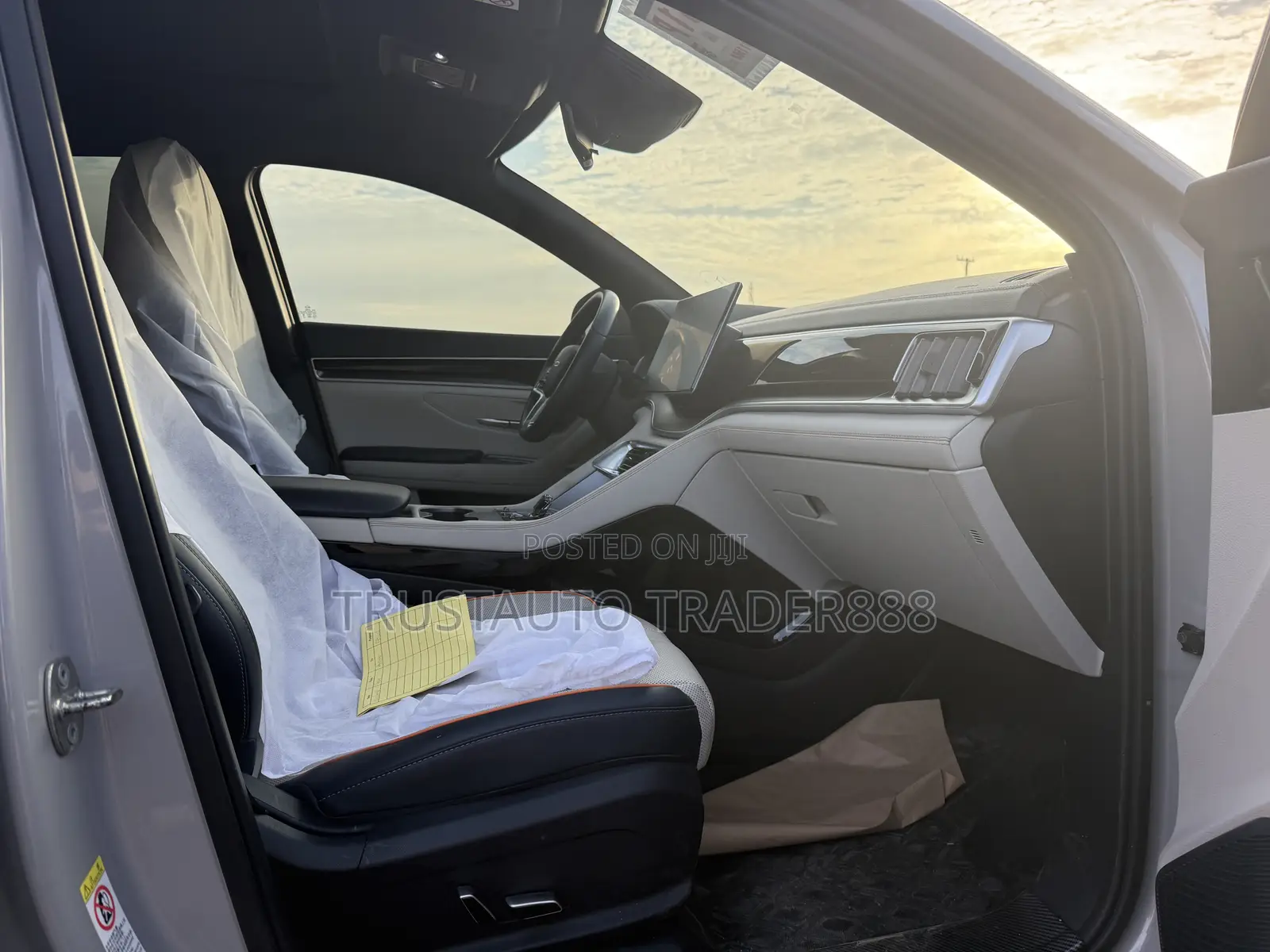 BYD Song Plus 1.5 CVT Hybrid FWD 2023 Off white