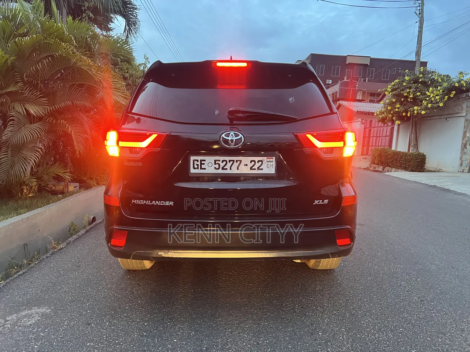 Toyota Highlander SE 4x4 V6 (3.5L 6cyl 8A) 2018 Black