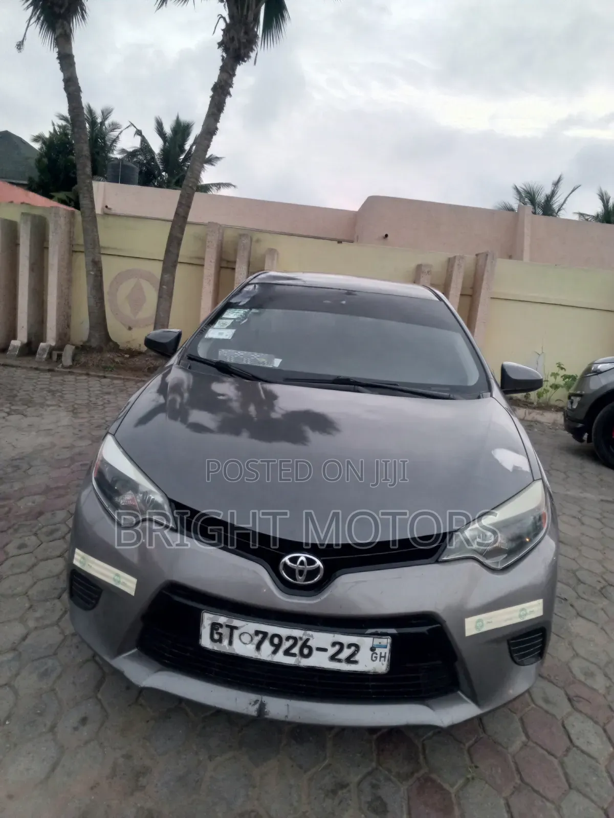 Toyota Corolla LE Plus 4dr Sedan (1.8L 4cyl CVT) 2016 Gray