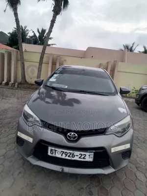 Toyota Corolla LE Plus 4dr Sedan (1.8L 4cyl CVT) 2016 Gray