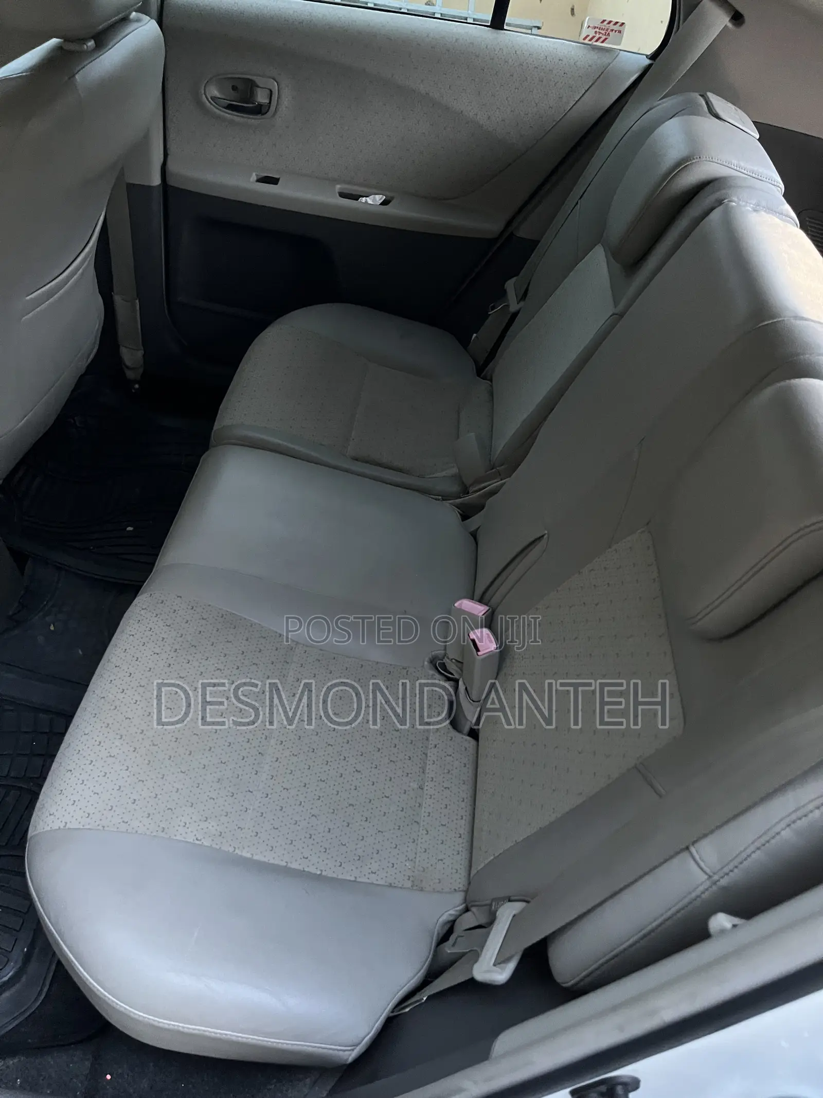 Toyota Vitz 1.3 FWD 5dr 2010 White