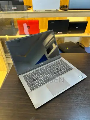 Laptop Dell Latitude 3301 8GB Intel Core i5 SSD 256GB