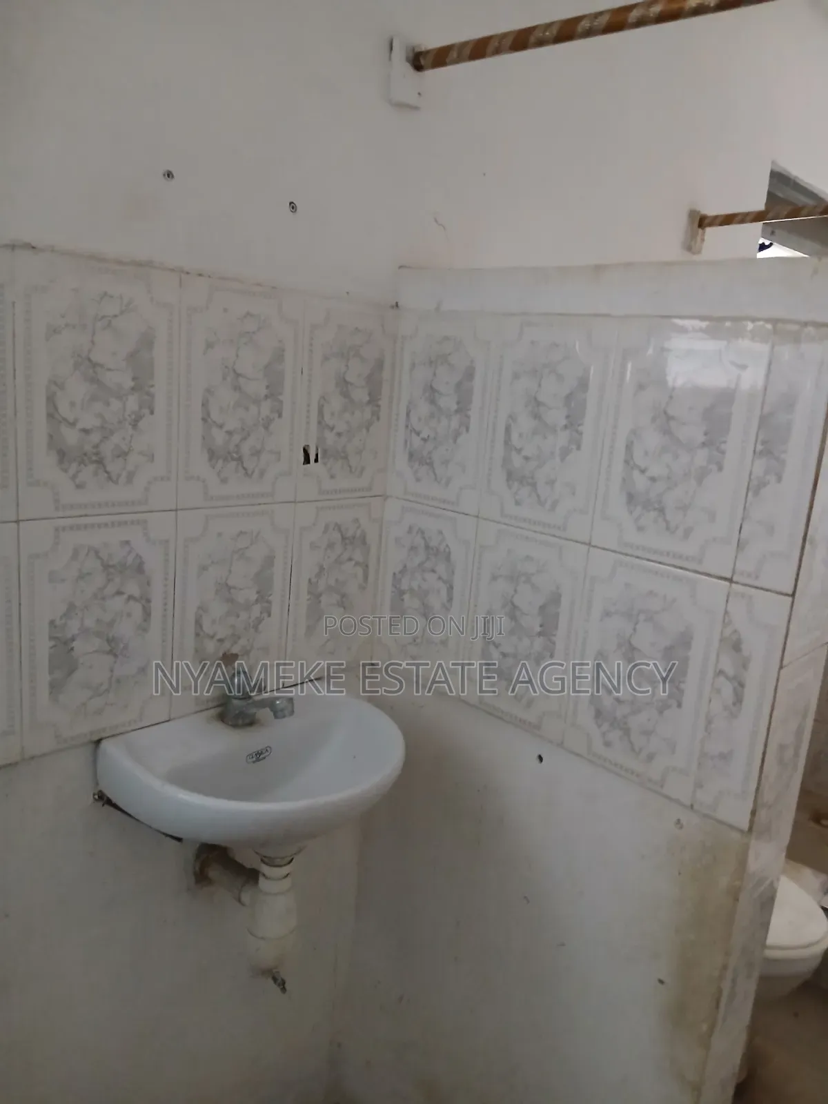 2bdrm Apartment in Zone 6, Exhibition for rent