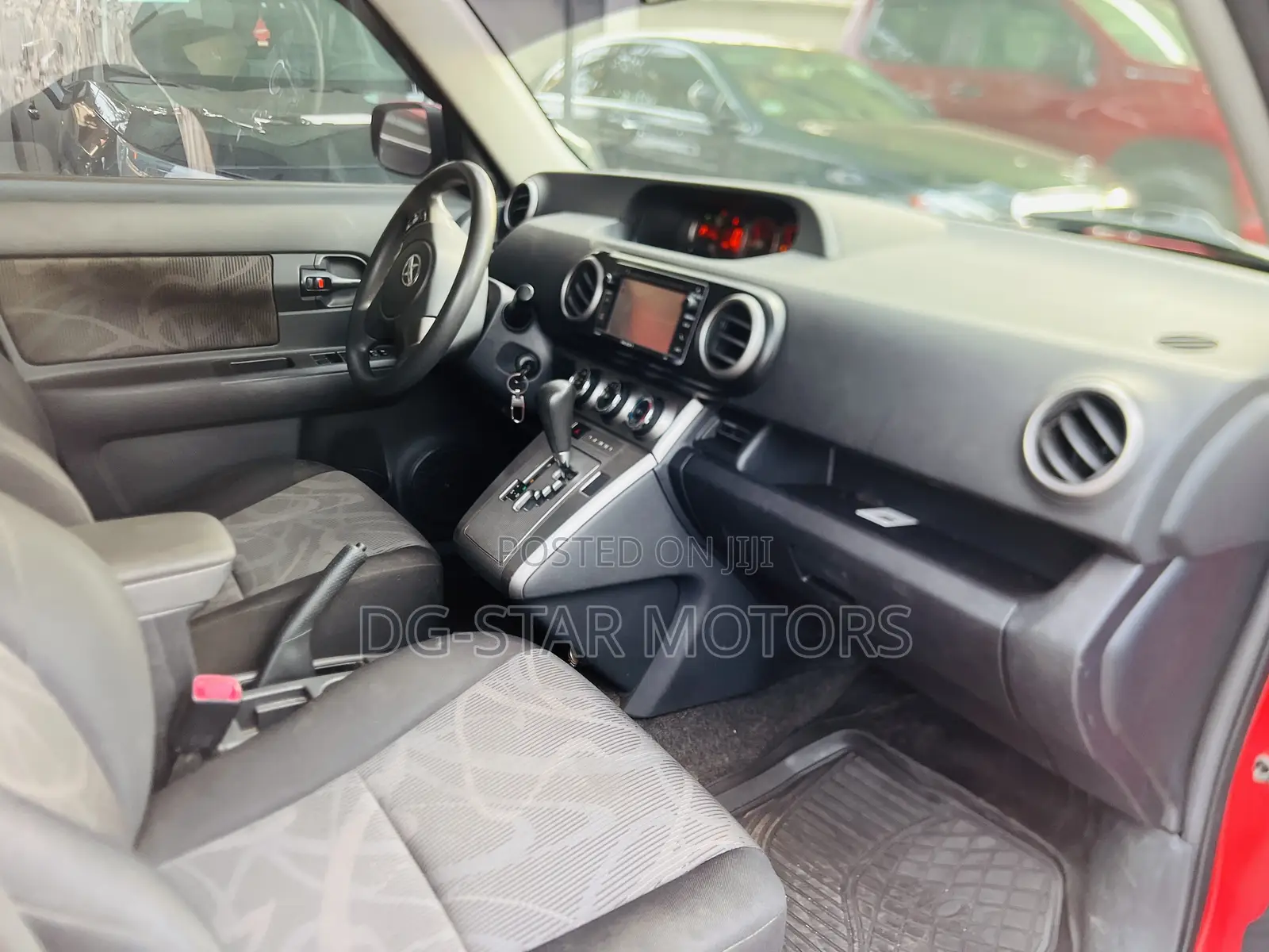 Toyota Sienta 1.5 FWD 2015 Red
