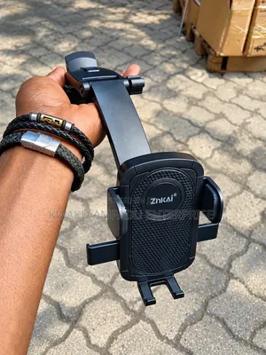 Car Dashboard Phone Holder – Strong Suction Cup Mount