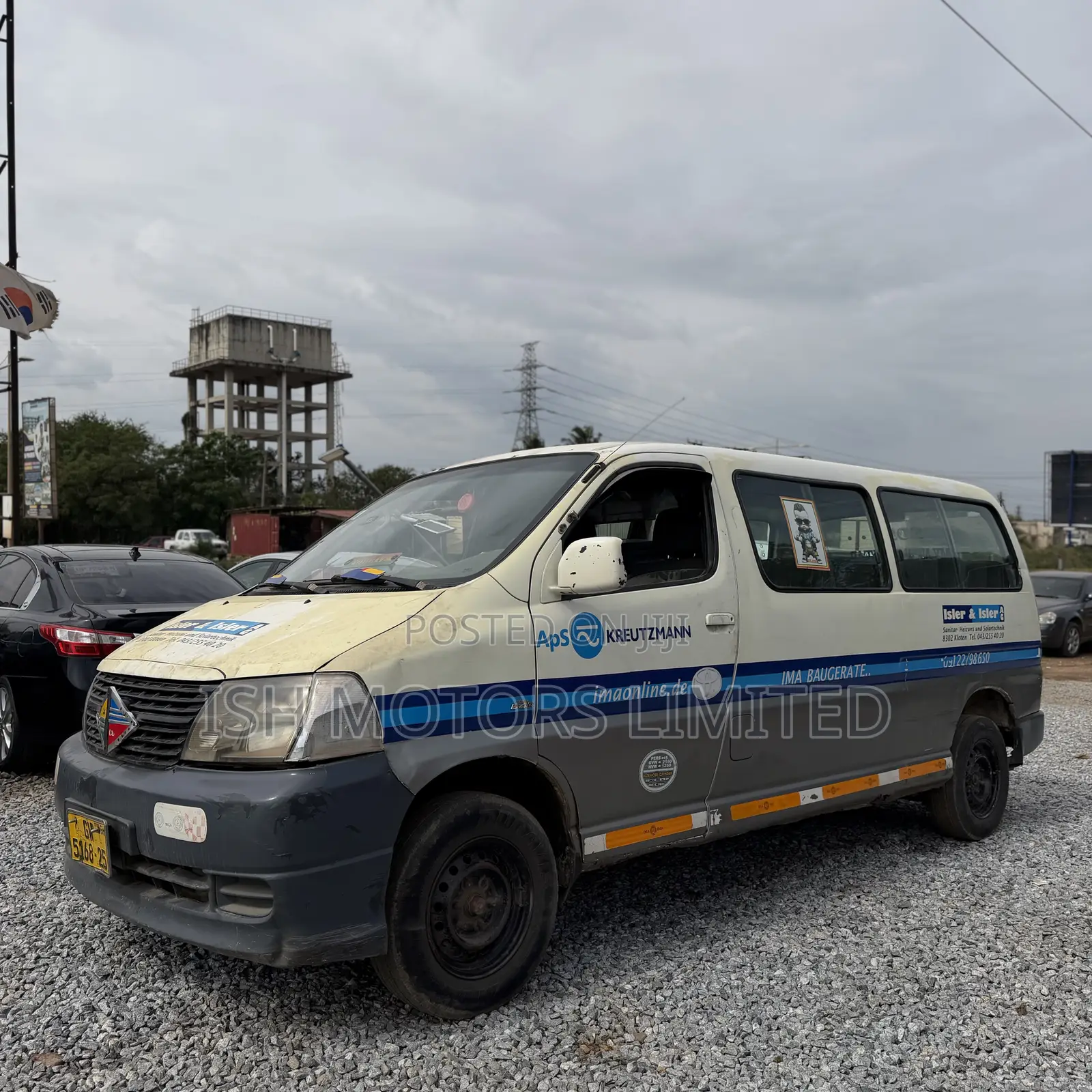 Toyota HiAce 2010 White