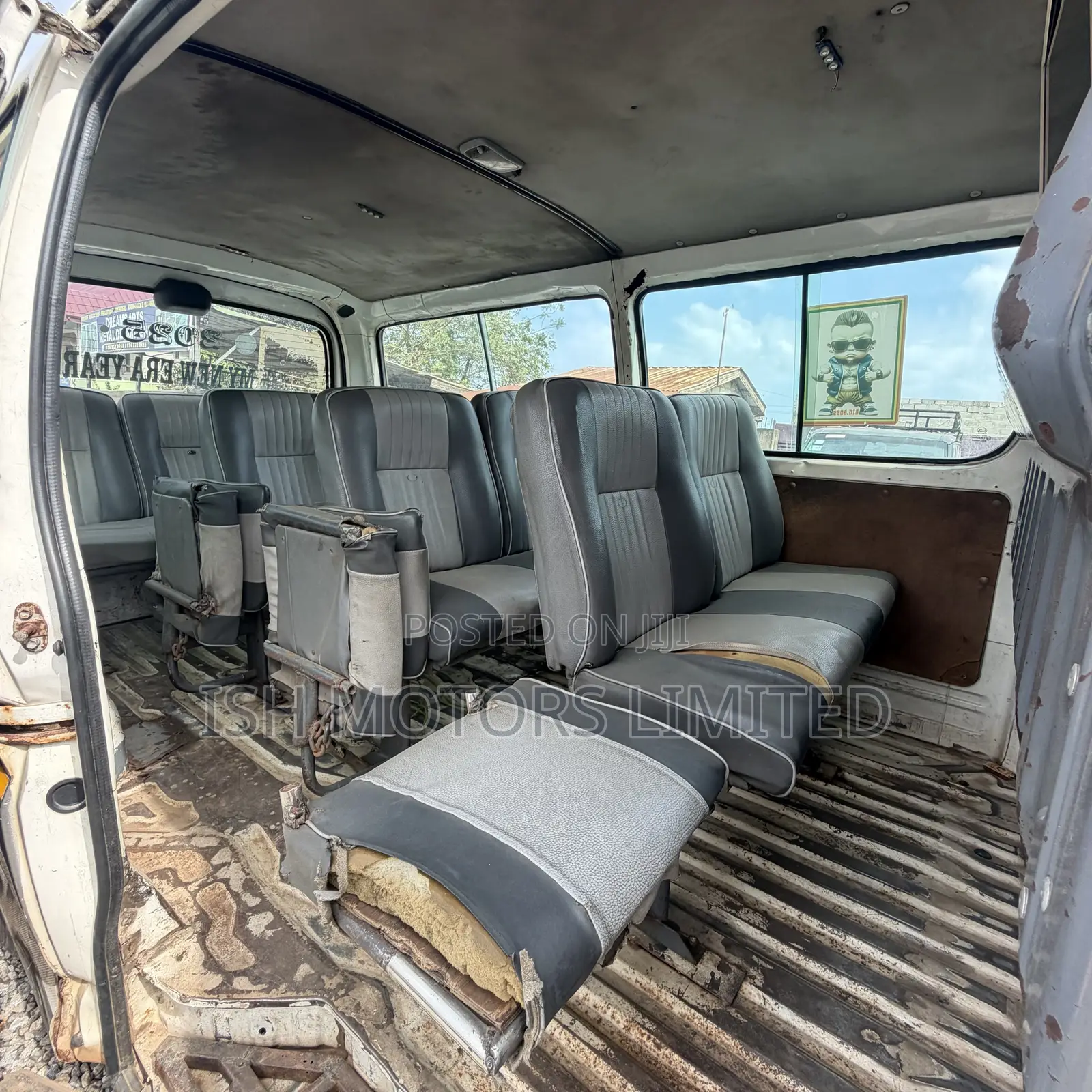 Toyota HiAce 2010 White