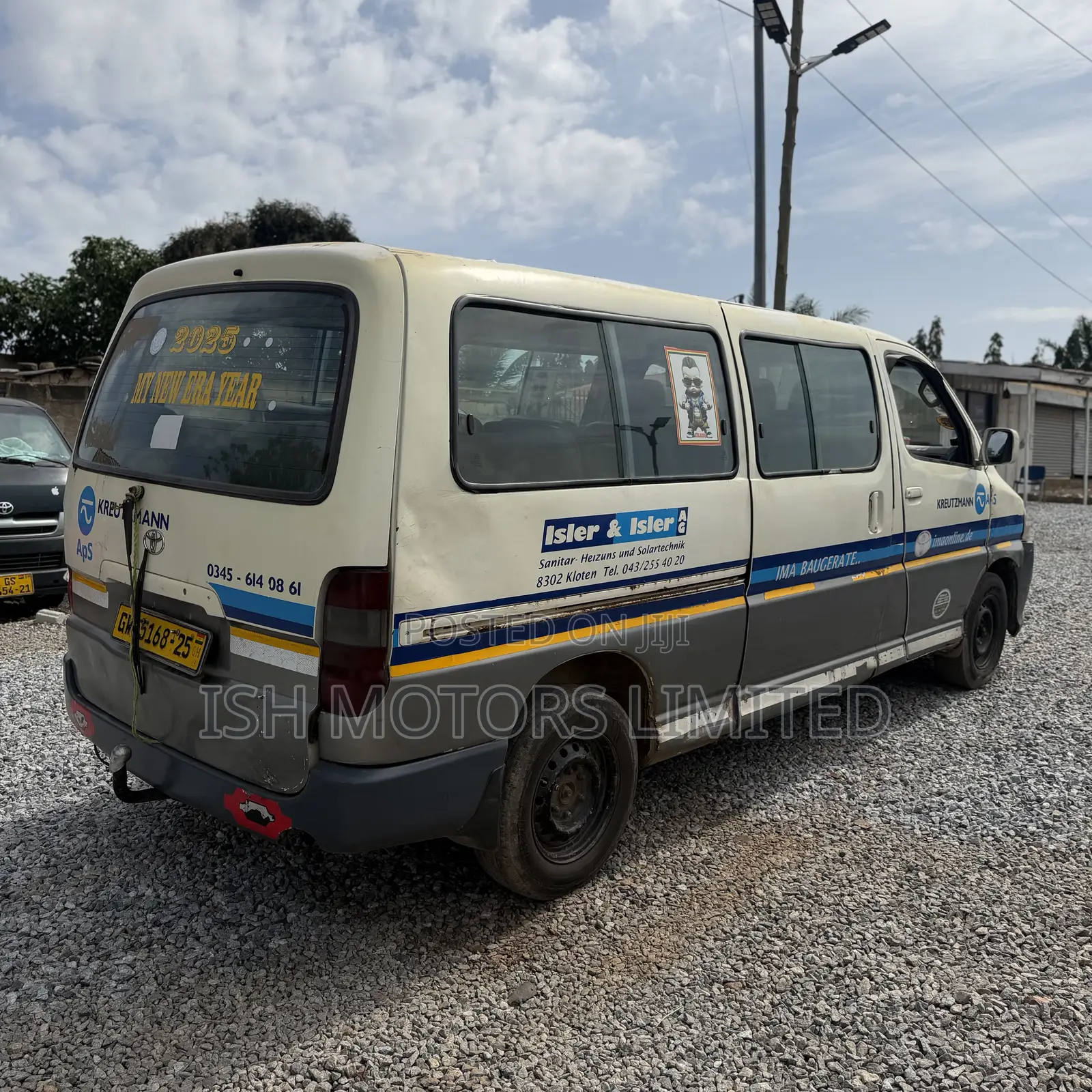 Toyota HiAce 2010 White