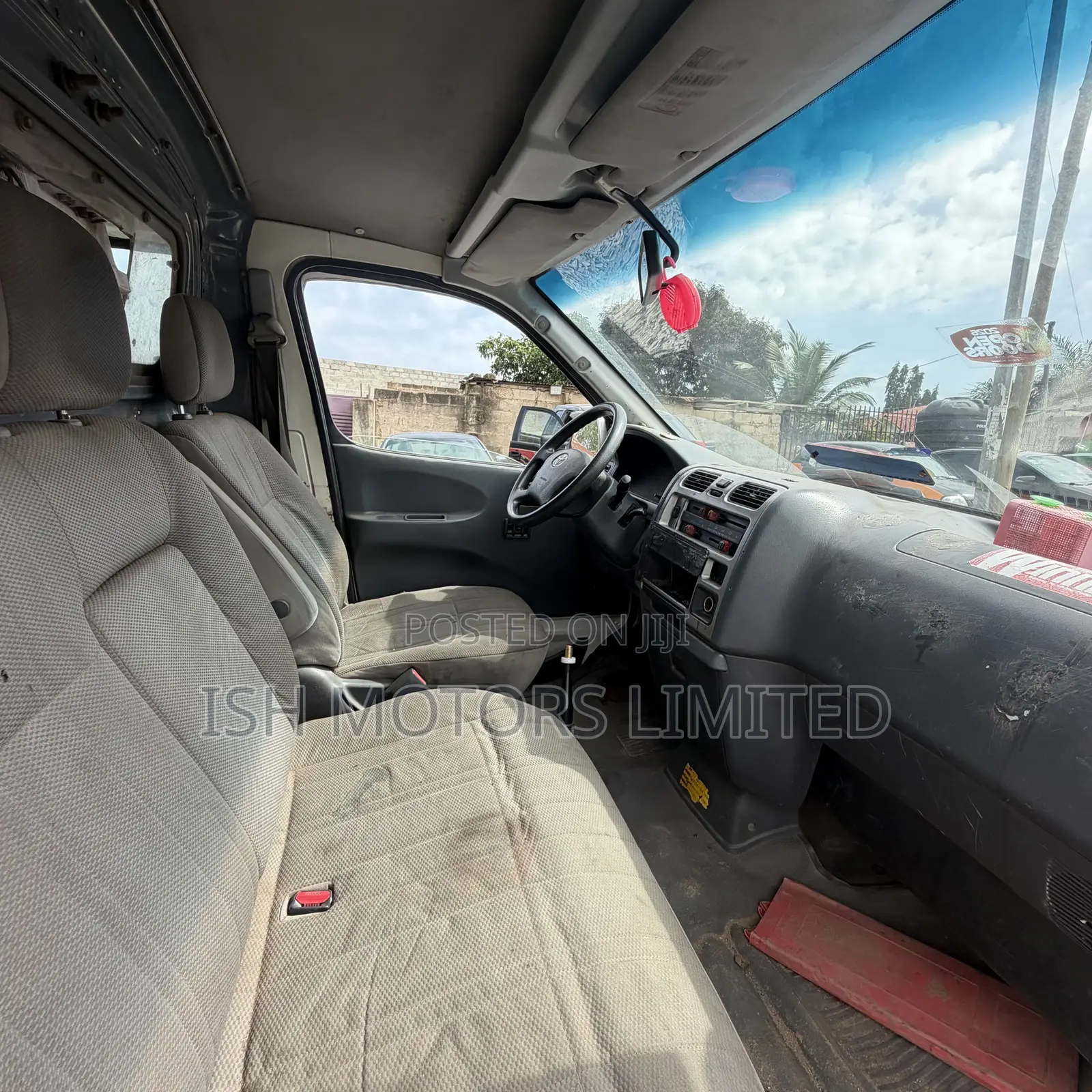 Toyota HiAce 2010 White