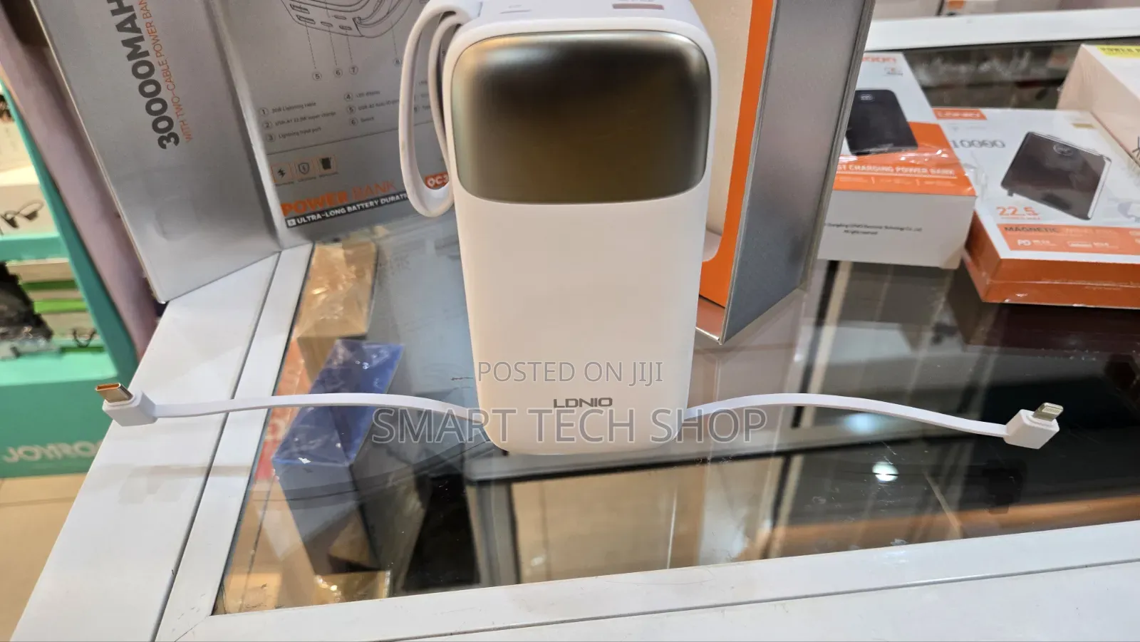 LDNIO PQ30 30000mAh Power Bank a Portable Fast-Charging External