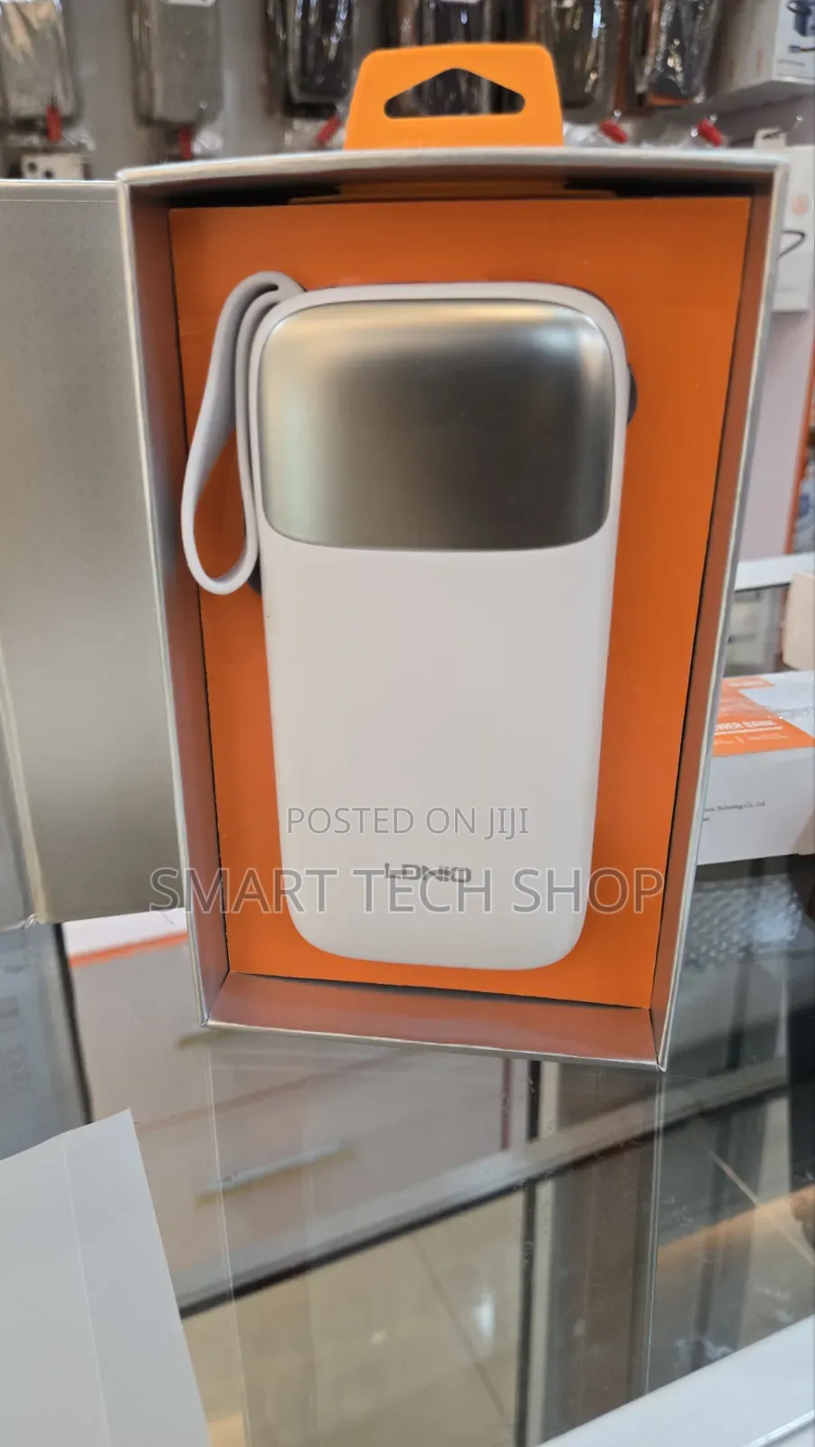 LDNIO PQ30 30000mAh Power Bank a Portable Fast-Charging External