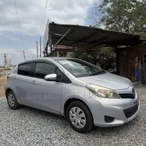 Toyota Vitz 1.3 AWD 5dr 2013 Silver