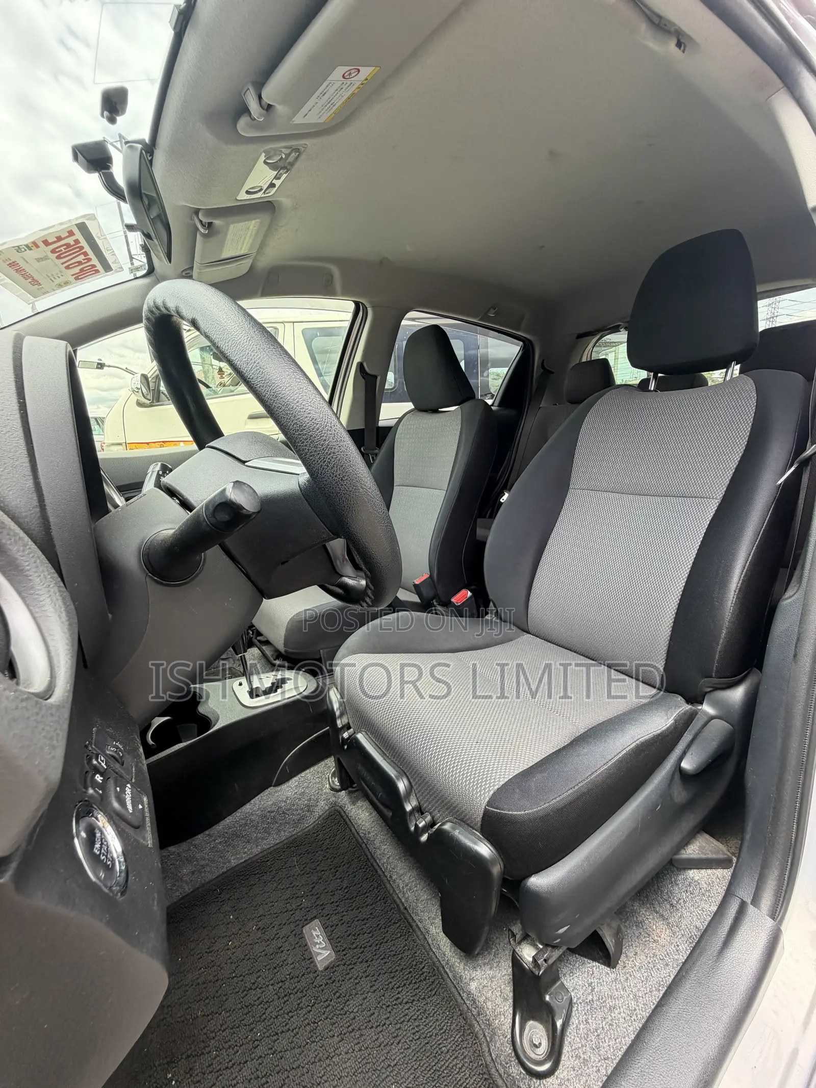 Toyota Vitz 1.3 AWD 5dr 2013 Silver
