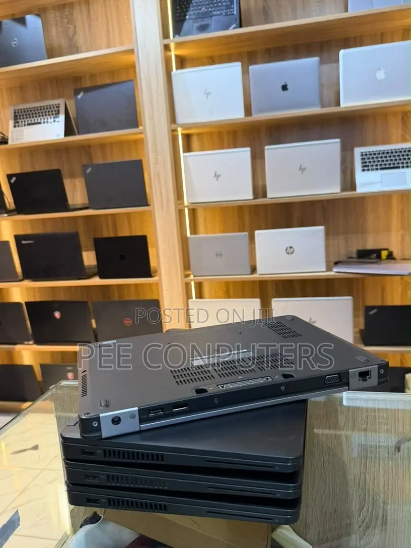 Laptop Dell Latitude E5270 8GB Intel Core i5 SSD 256GB