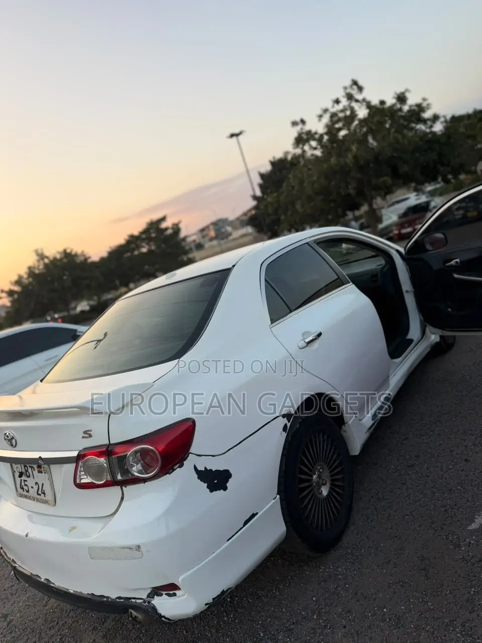 Toyota Corolla S Special Edition 4dr Sedan (1.8L 4cyl 4A) 2013 White