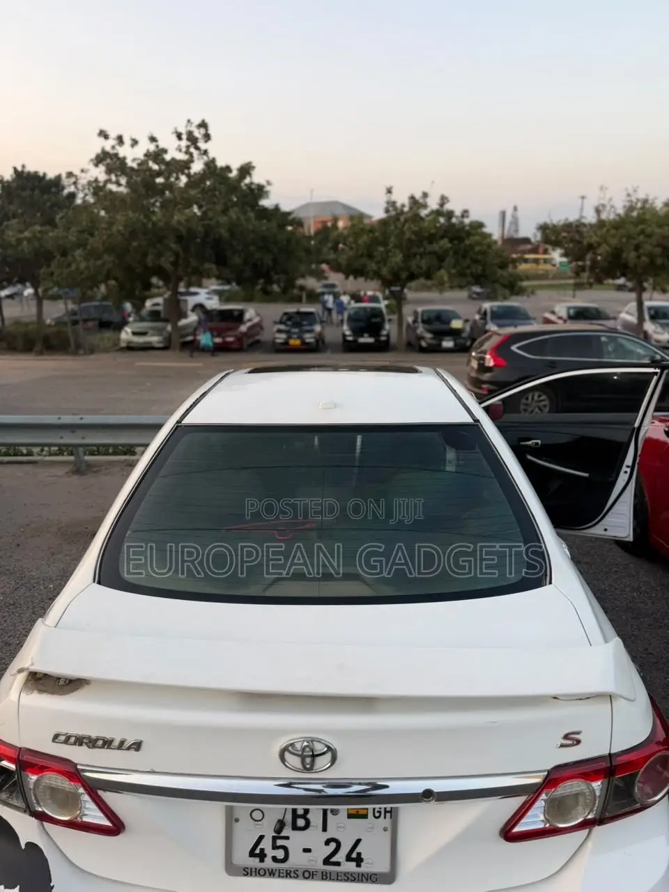 Toyota Corolla S Special Edition 4dr Sedan (1.8L 4cyl 4A) 2013 White