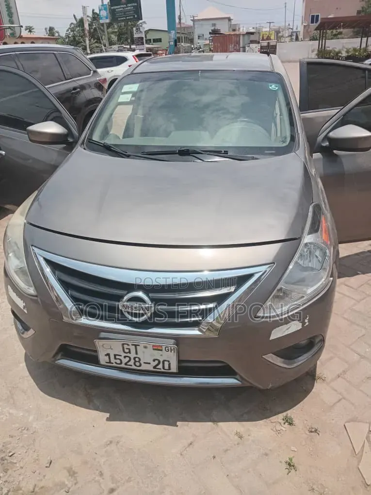 Nissan Versa 1.6 SV 2016 Gray