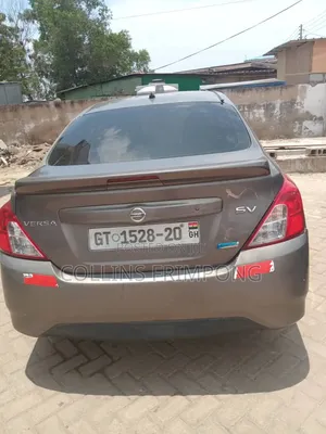 Nissan Versa 1.6 SV 2016 Gray