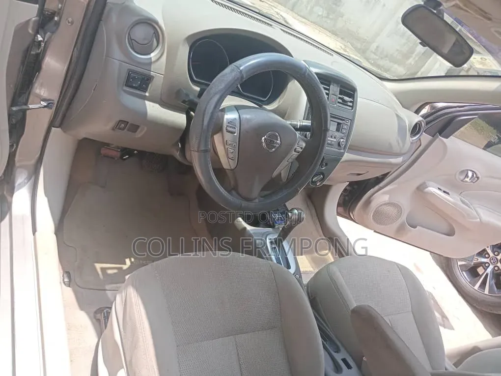 Nissan Versa 1.6 SV 2016 Gray