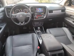 Mitsubishi Outlander SEL AWC 2019 Gray