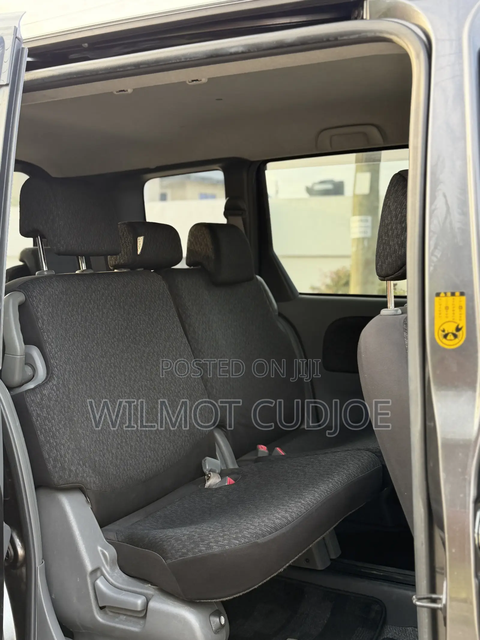 Toyota Sienta 1.5 AWD 2013 Gray
