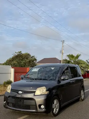 Toyota Sienta 1.5 AWD 2013 Gray