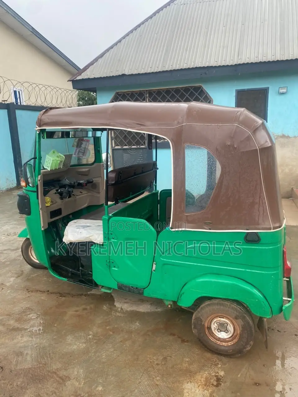 Bajaj RE 2026 Green