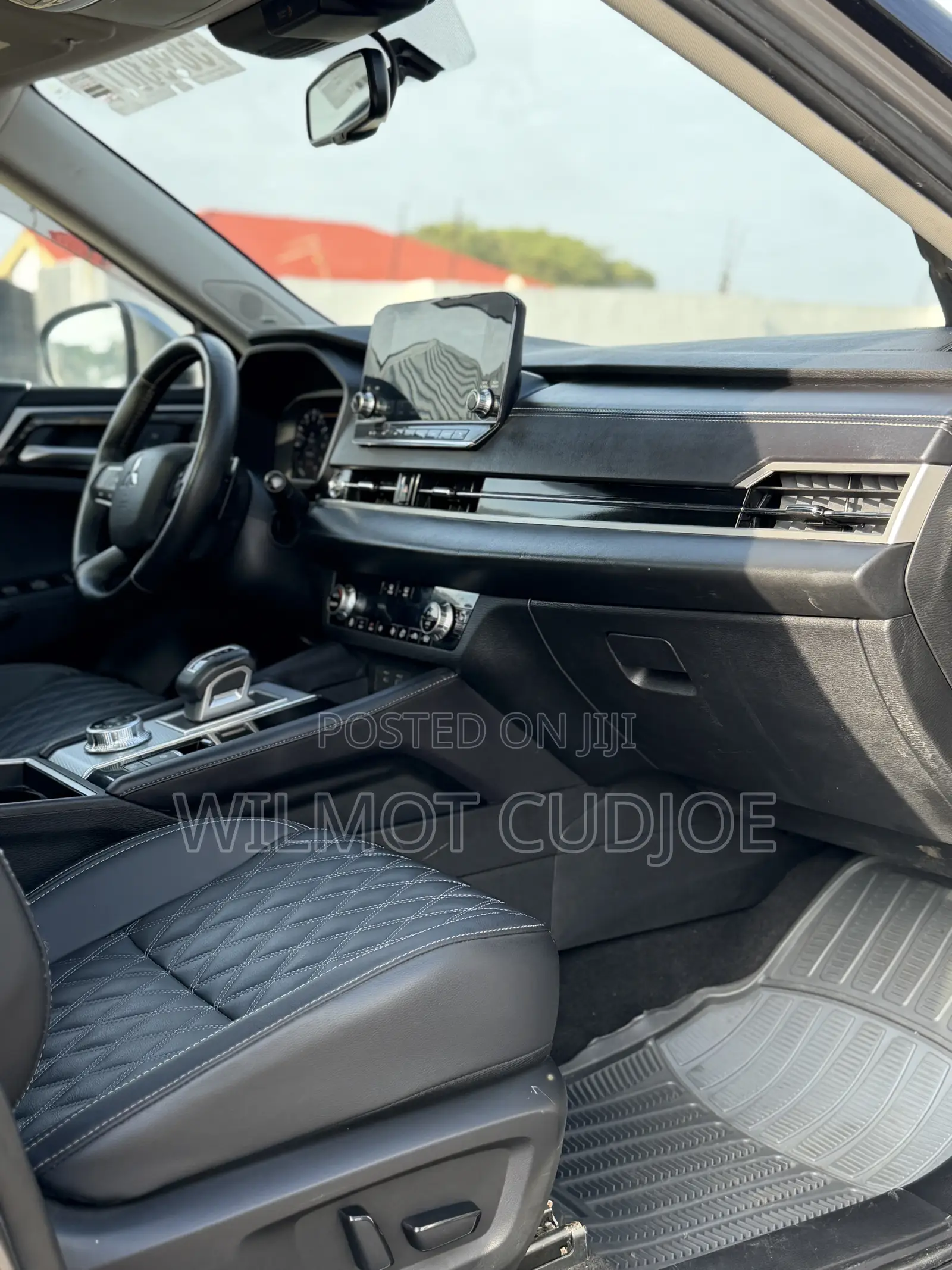 Mitsubishi Outlander SEL AWD 2025 Silver