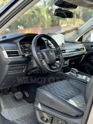 Mitsubishi Outlander SEL AWD 2025 Silver