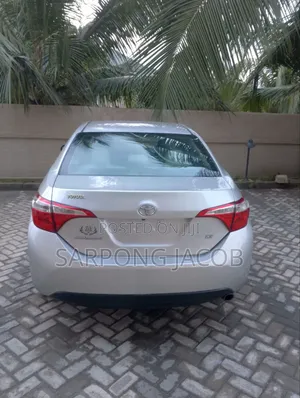 Toyota Corolla LE Plus 4dr Sedan (1.8L 4cyl CVT) 2016 Silver