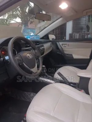 Toyota Corolla LE Plus 4dr Sedan (1.8L 4cyl CVT) 2016 Silver