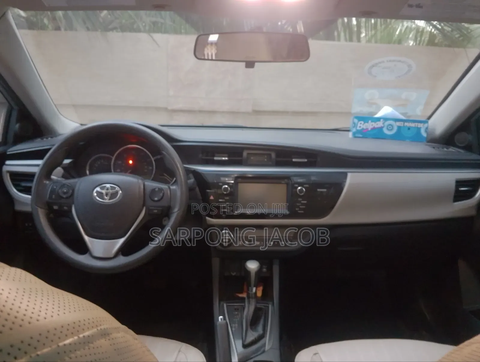 Toyota Corolla LE Plus 4dr Sedan (1.8L 4cyl CVT) 2016 Silver