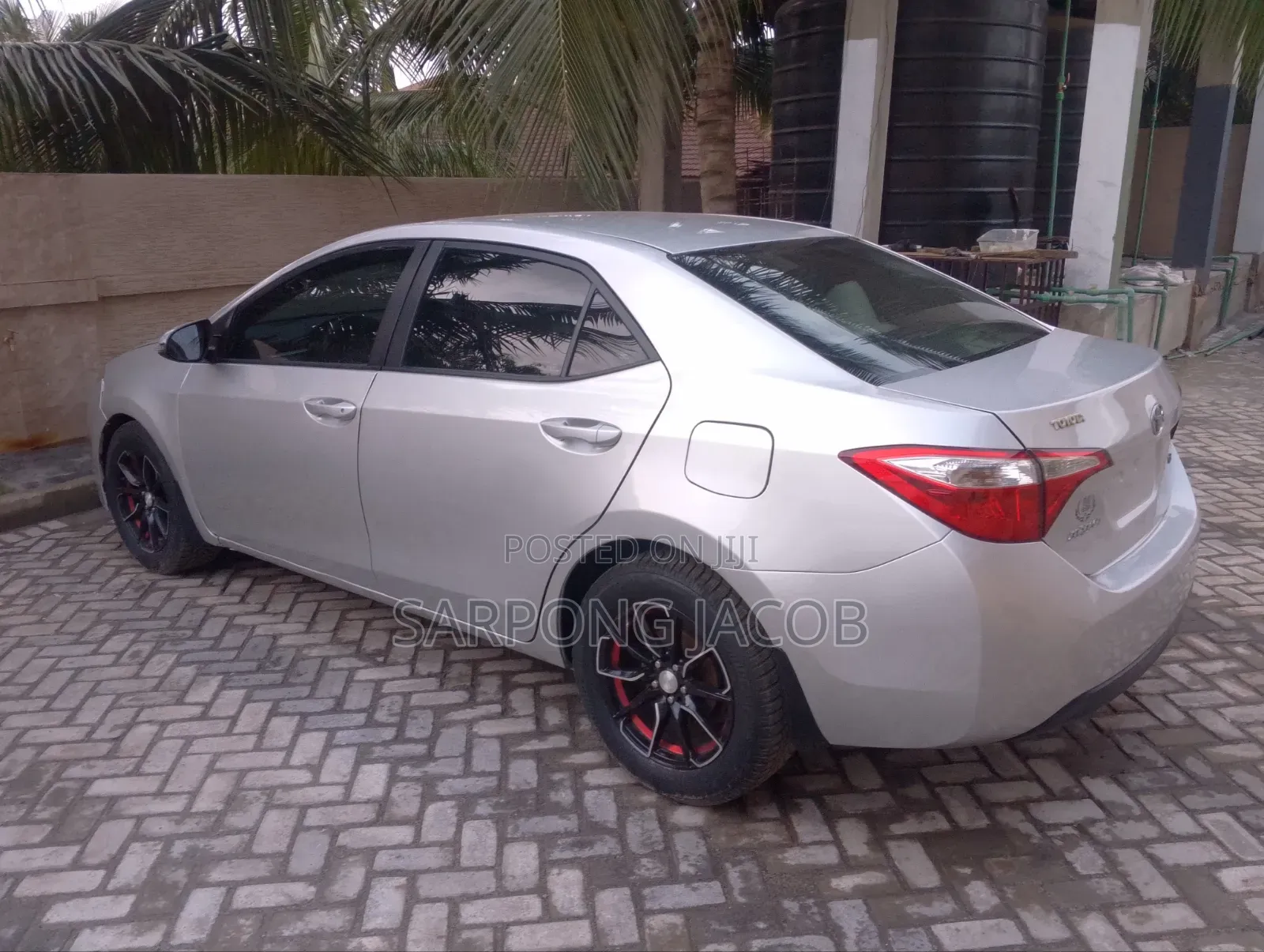 Toyota Corolla LE Plus 4dr Sedan (1.8L 4cyl CVT) 2016 Silver