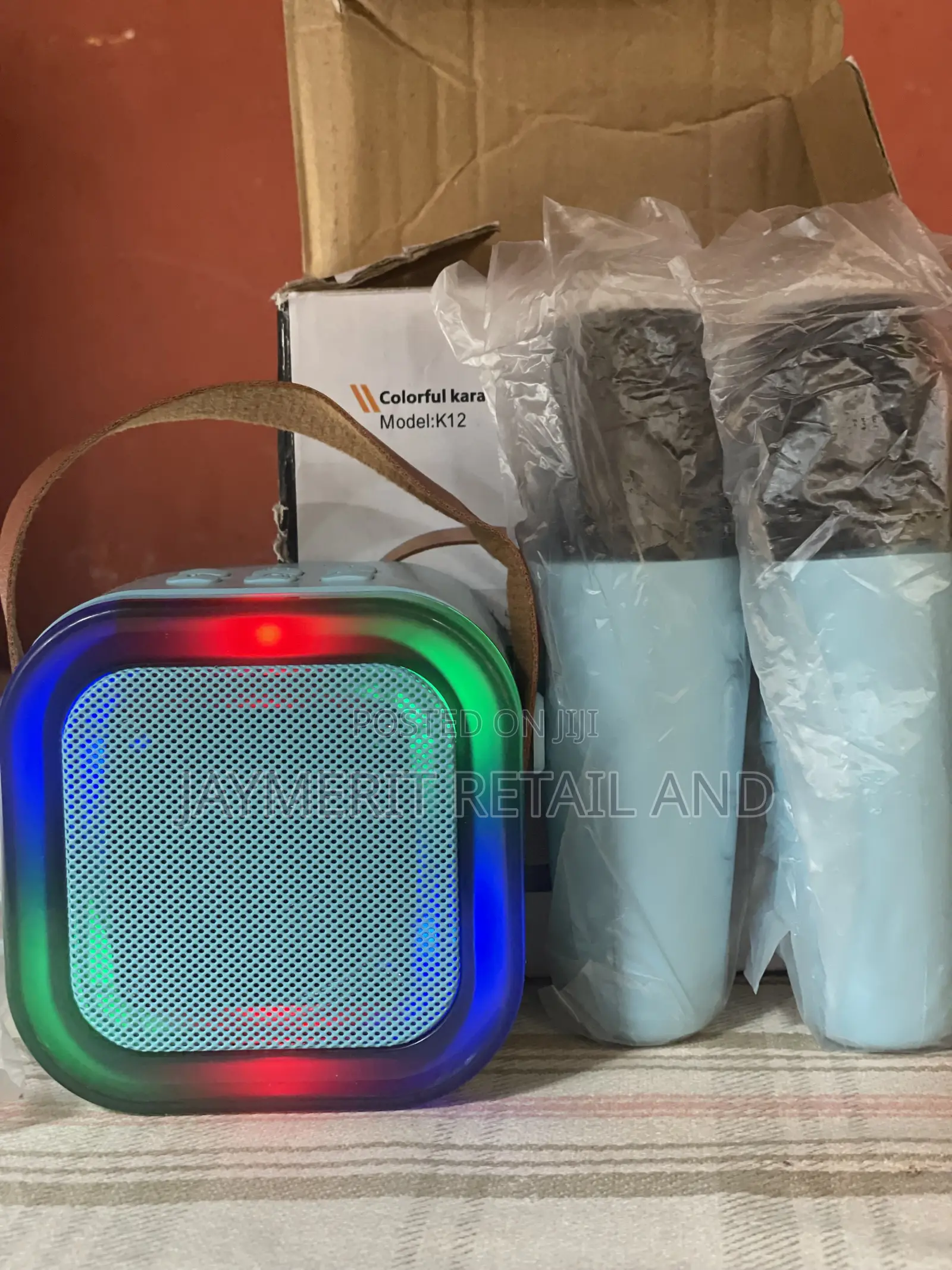 Speaker With Microphone