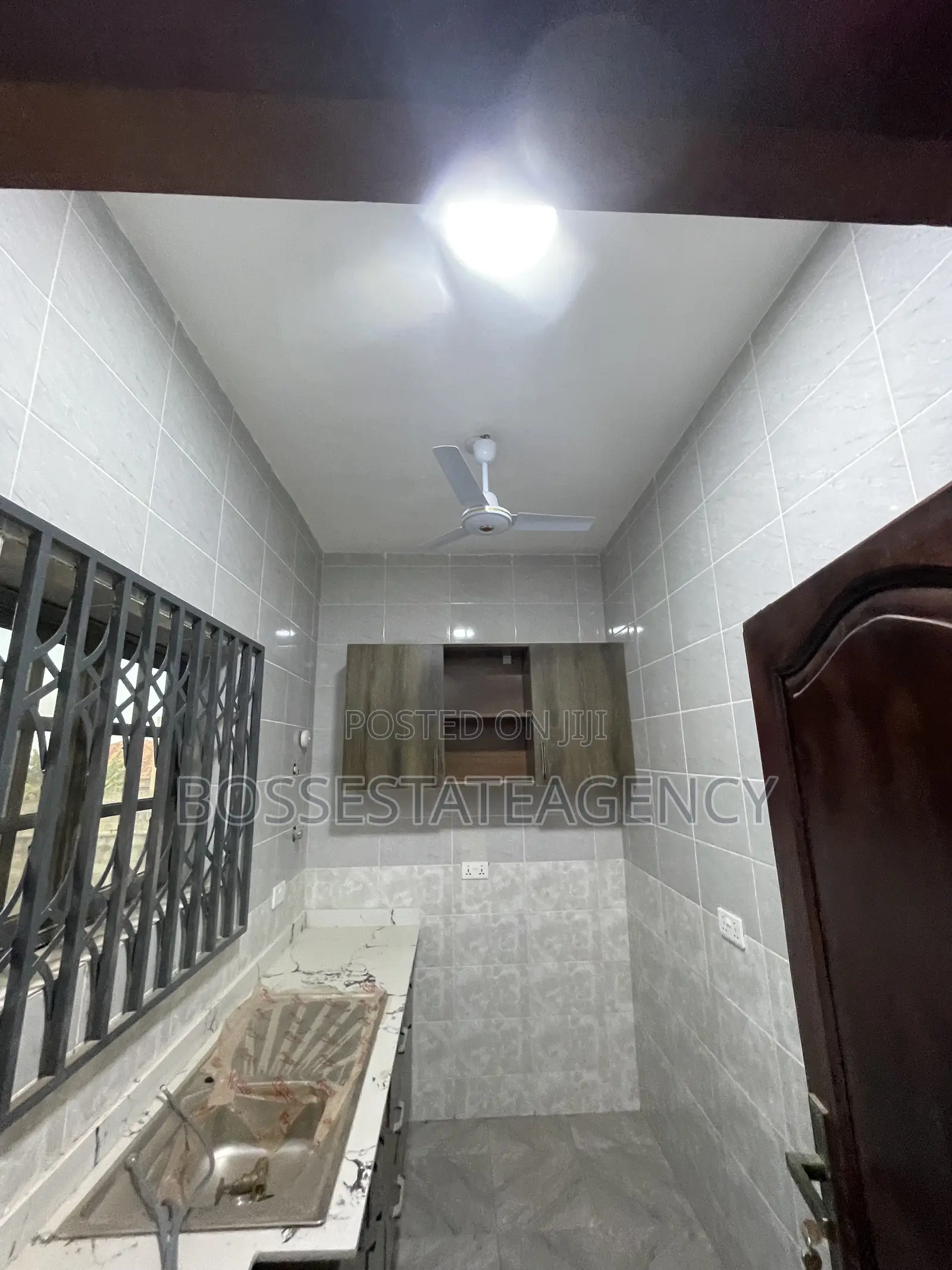 3bdrm Apartment in Boss Estate Agency, Police Station for rent