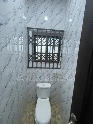 3bdrm Apartment in Boss Estate Agency, Police Station for rent