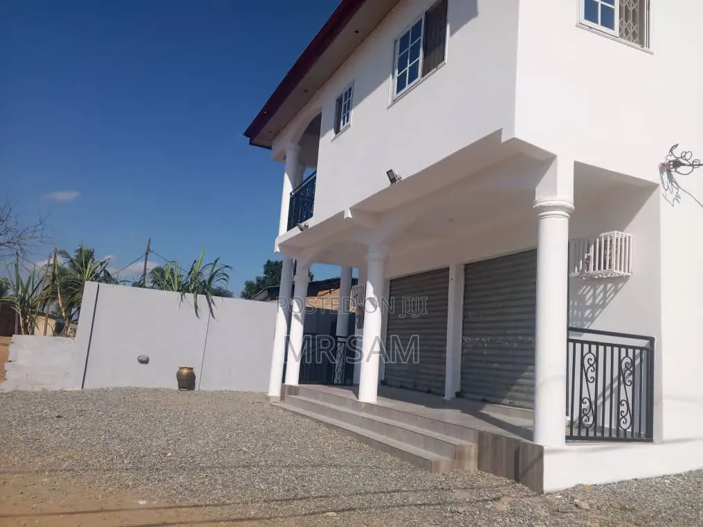 2bdrm House in Ablekuma Canada, Ga South Municipal for rent