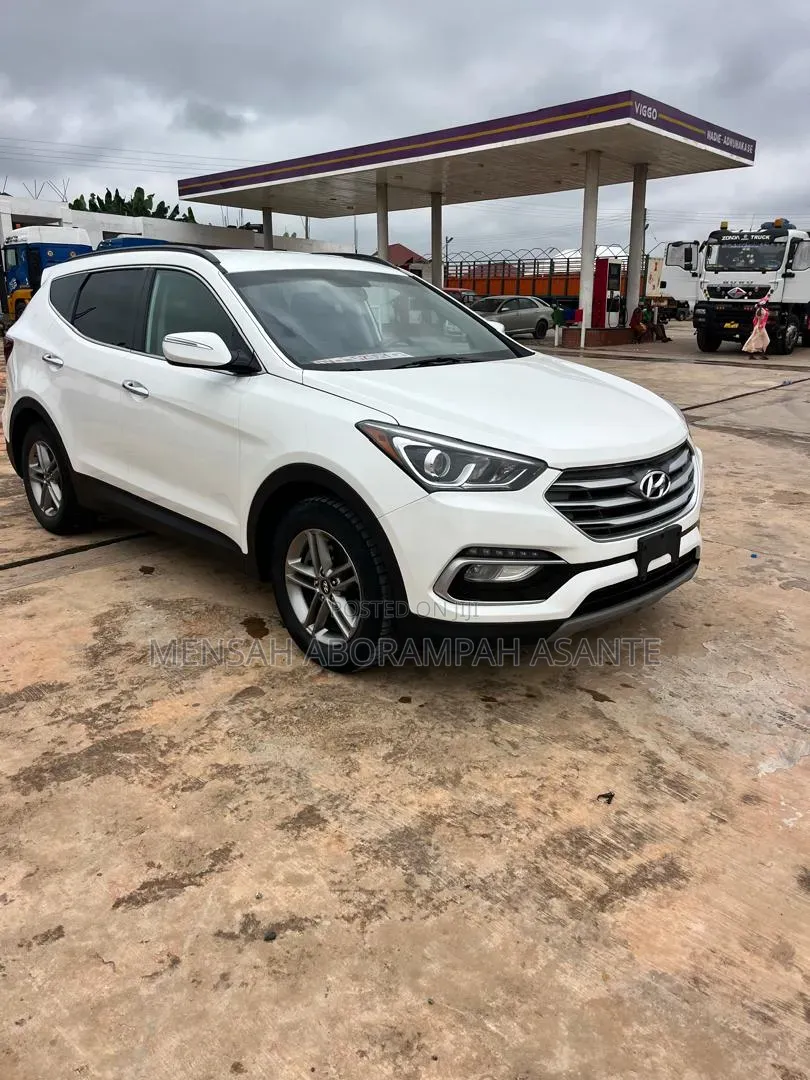 Hyundai Santa Fe SE AWD 2018 White