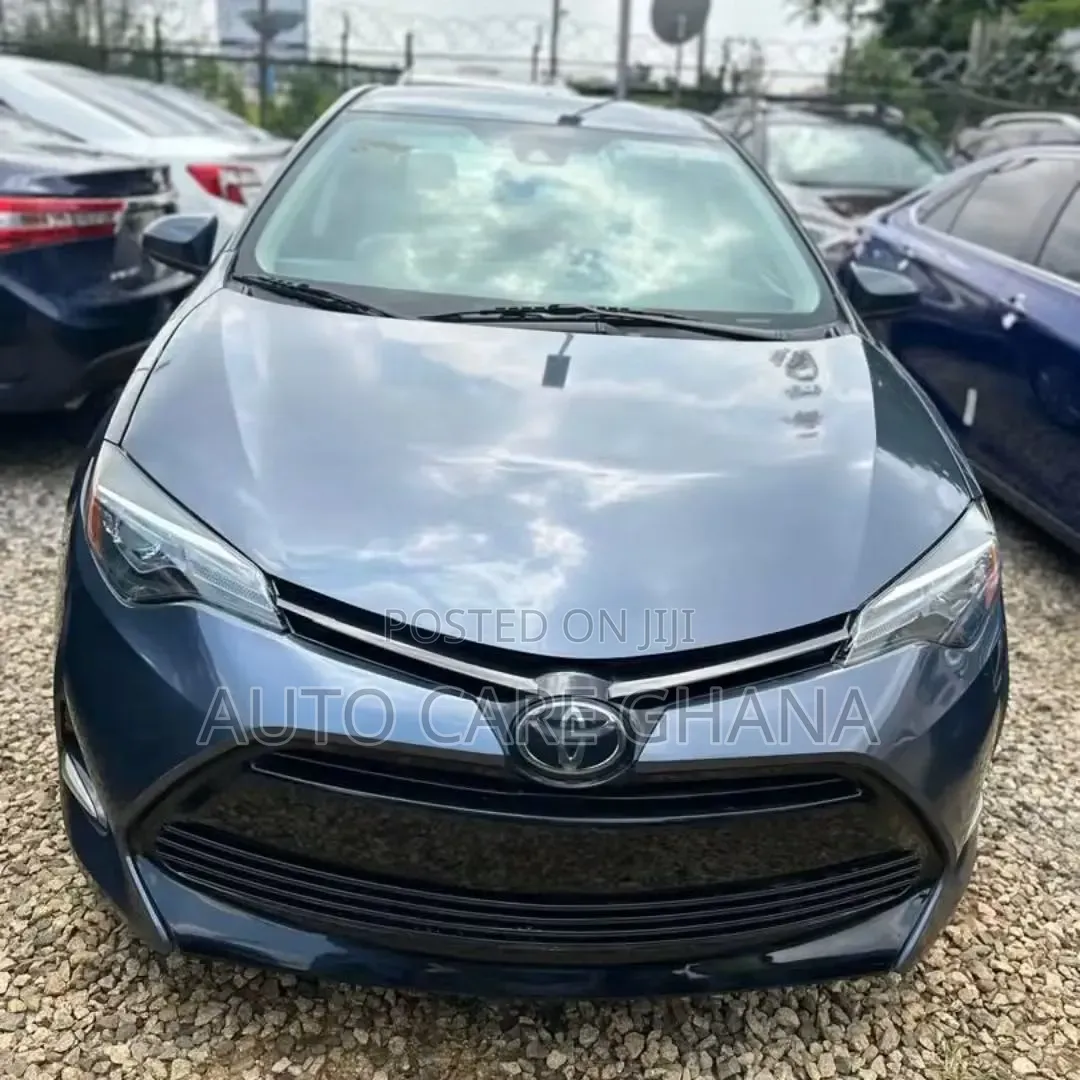 Toyota Corolla LE (1.8L 4cyl 2A) 2018 Gray