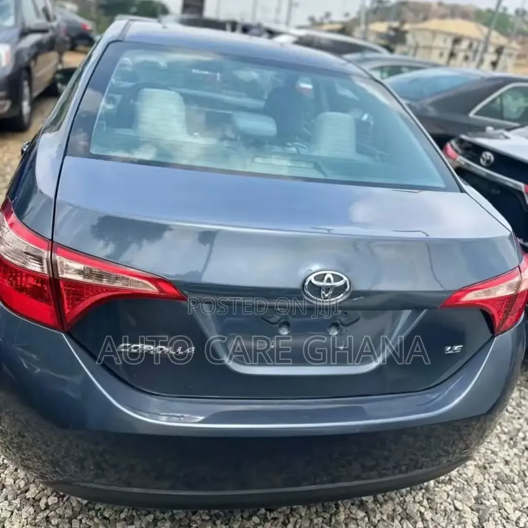 Toyota Corolla LE (1.8L 4cyl 2A) 2018 Gray