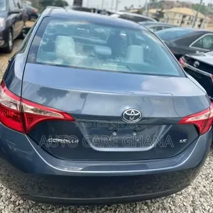 Toyota Corolla LE (1.8L 4cyl 2A) 2018 Gray